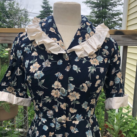 Vintage 80’s does 40’s prairie floral day dress - Picture 3 of 3